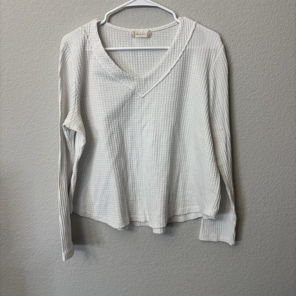 Altar'd State Women's Waffle-Knit White V-neck Shirt Size XL